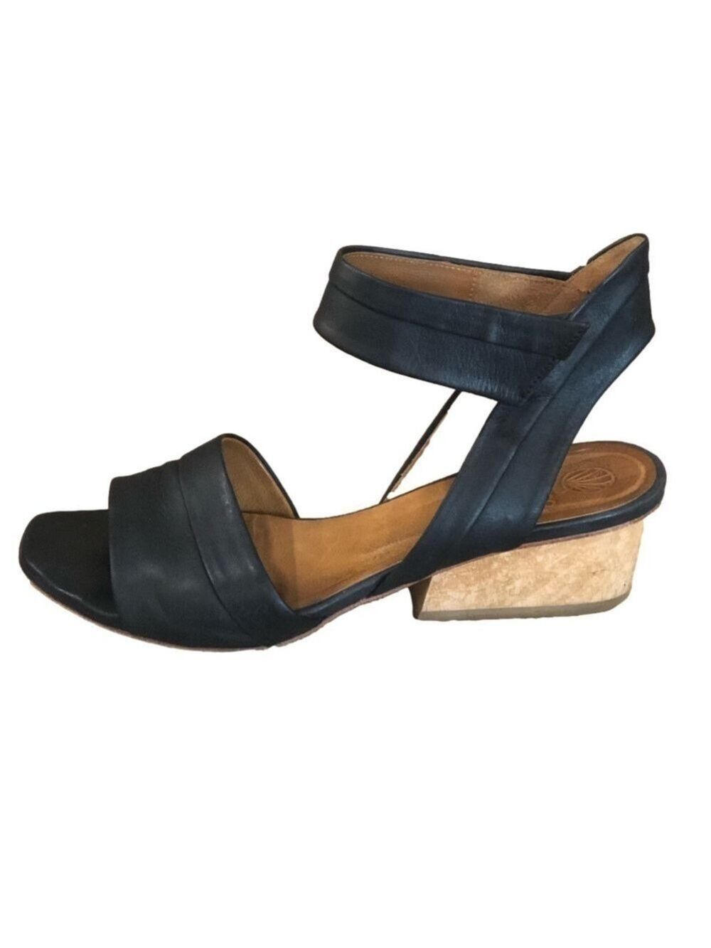 COCLICO black leather sandals with block heel. Made in Spain. Size 37.5 (6.5 US)